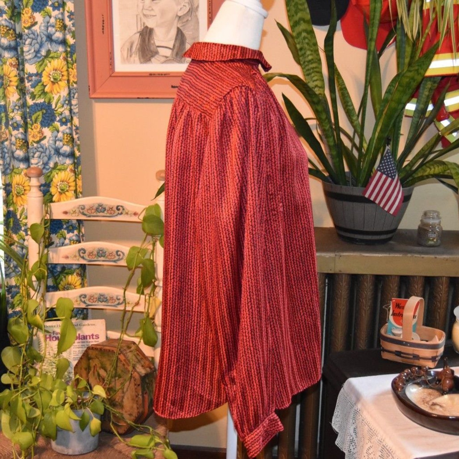 Vintage 80s Evan Picone Secretary Blouse Ruffle Neckline Red and Black Size XL