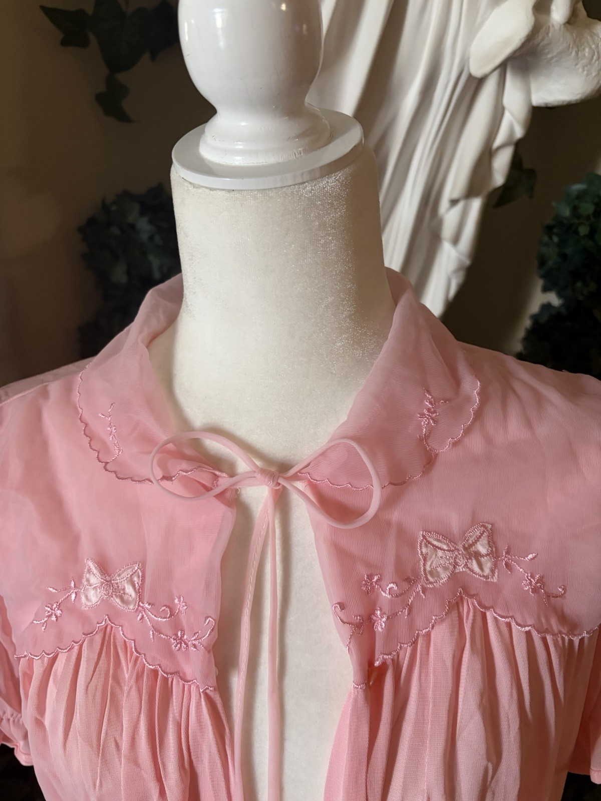 Vintage Grants Isis Robe 1960s Light Pink With Bow Embroidery Size Medium