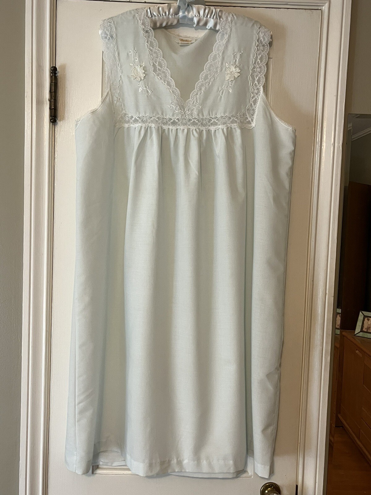 Vintage 1960s Barbizon Light Blue Nightgown w/Lace Trim & Embroidery Size Large