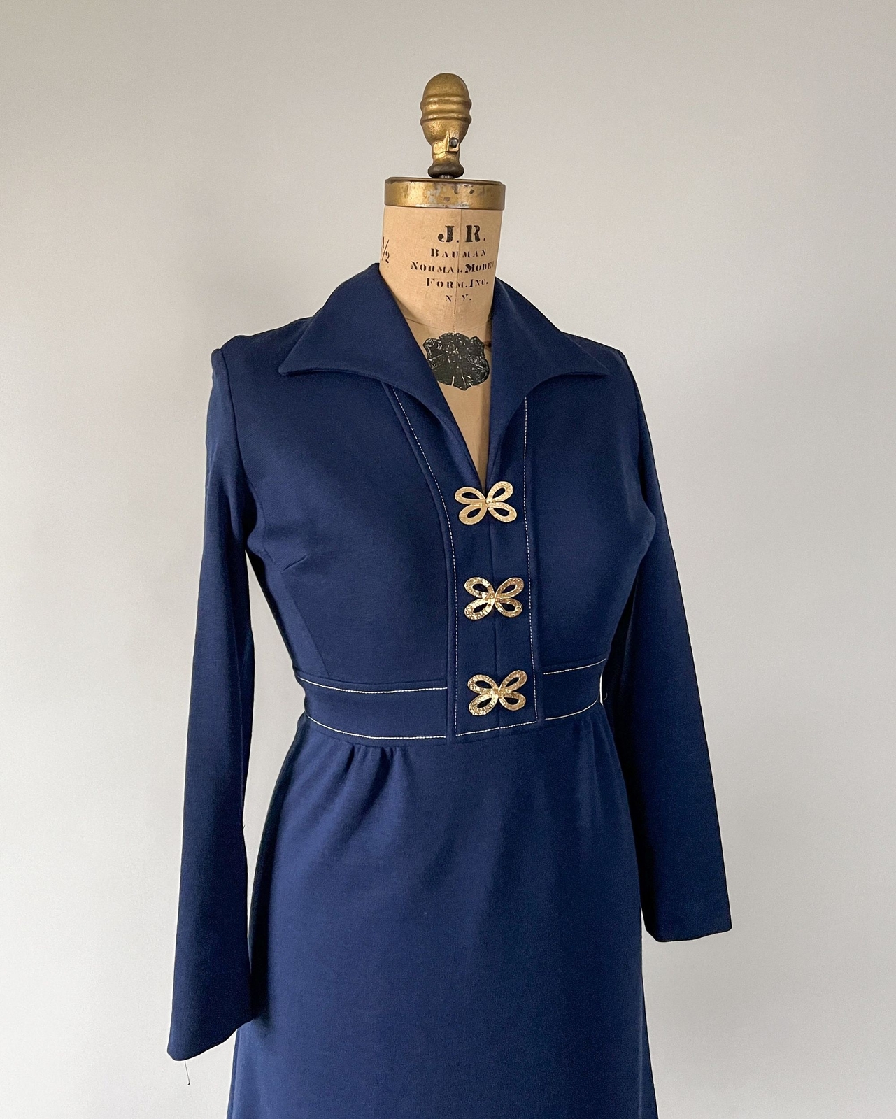 Vintage 1970s Mod Navy Indigo Blue Wool Knit Wing Collar Sweater Sheath Dress SM