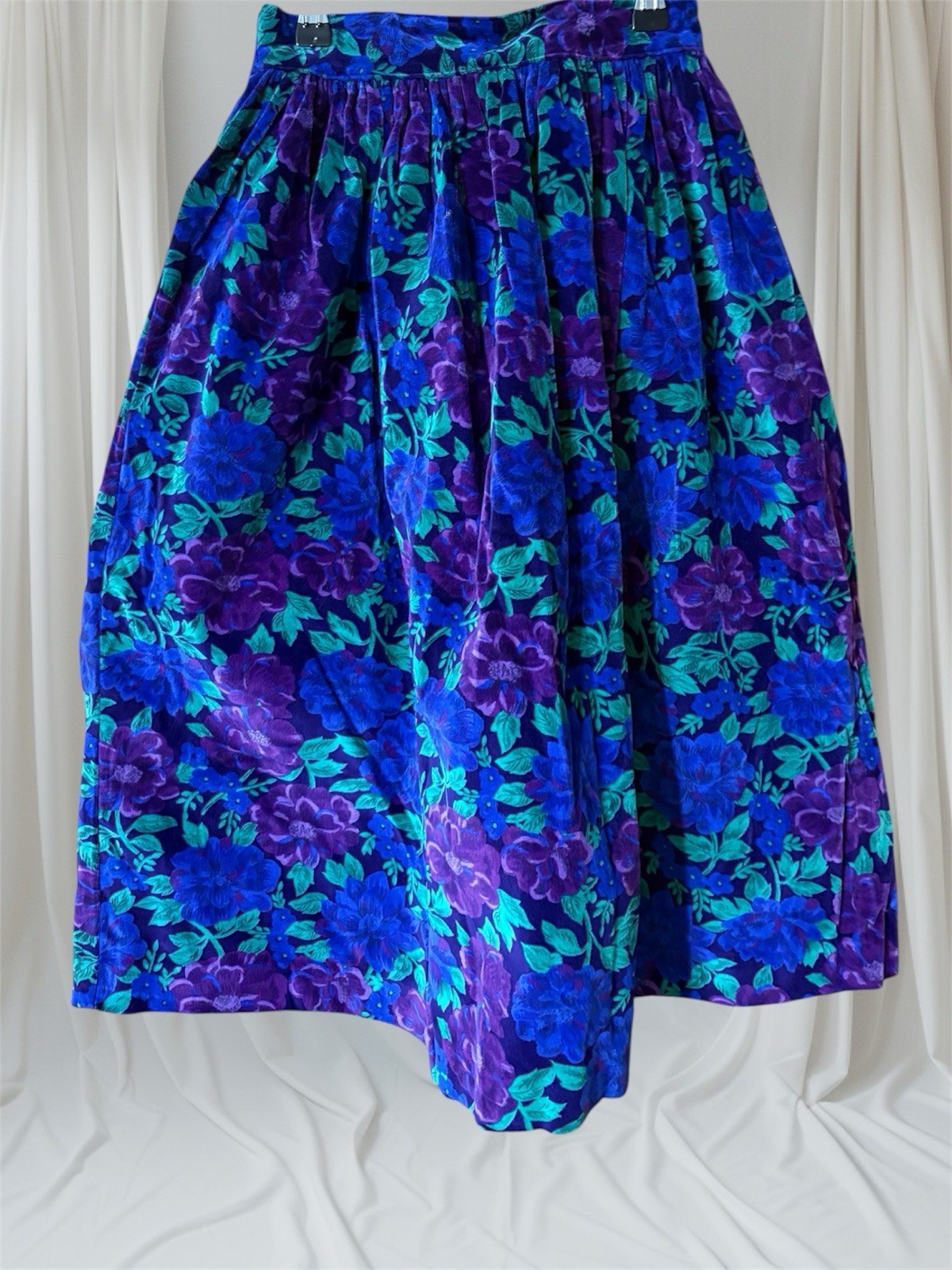 Vintage 1990s Cary San Francisco Floral Velvet SKIRT SZ XXS-XS WAIST 22-26”