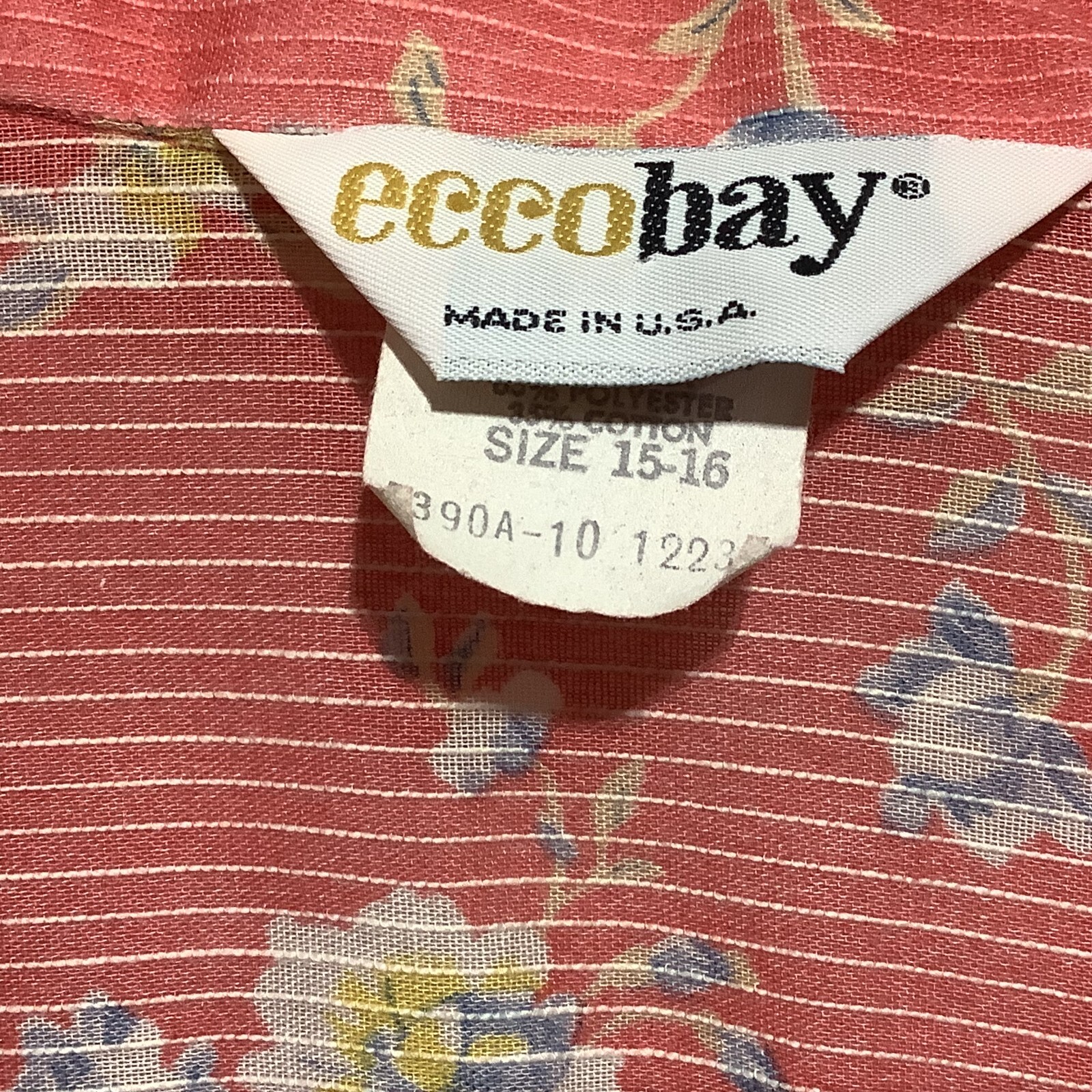 Vintage Rare Eccobay USA Red Floral Button Up Shirt Womens 15-16 Textured Stripe