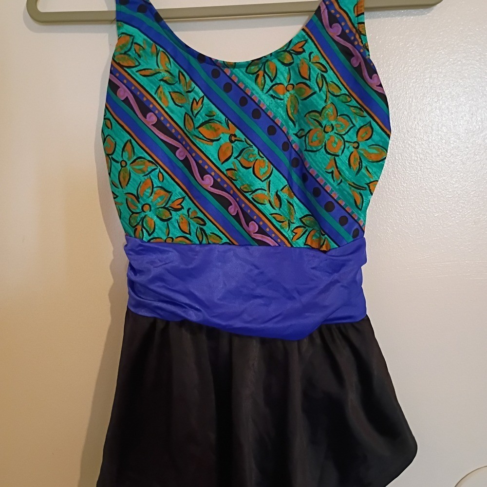 VTG Mainstream Women’s Floral Patterned One Piece Swimsuit Sz M