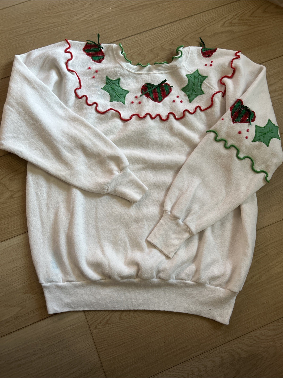 Vtg 80s Pannill Women’s XL Holly Holiday Christmas Raglan embroidered sweatshirt