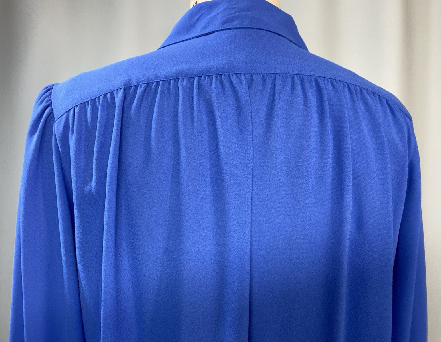 Vintage Blouse Top SIZE LARGE blue pleat WALKER & LANE 80s 90s modest