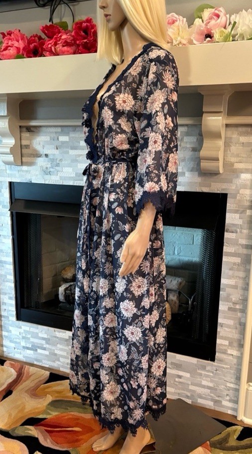 Vtg Floral embroidered Lace Trimmed Nightgown Bathrobe Sleepwear Nightwear Sz S