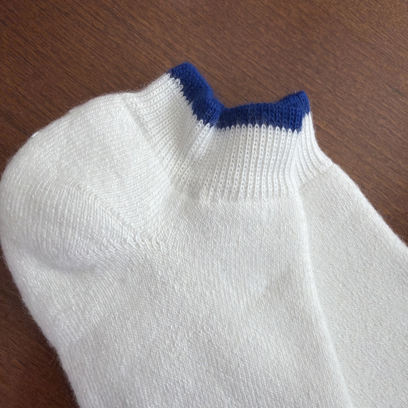 New! 9-11 Low Cut Socks Ankle Acrylic Thick Comfortable Unisex White Royal Blue.