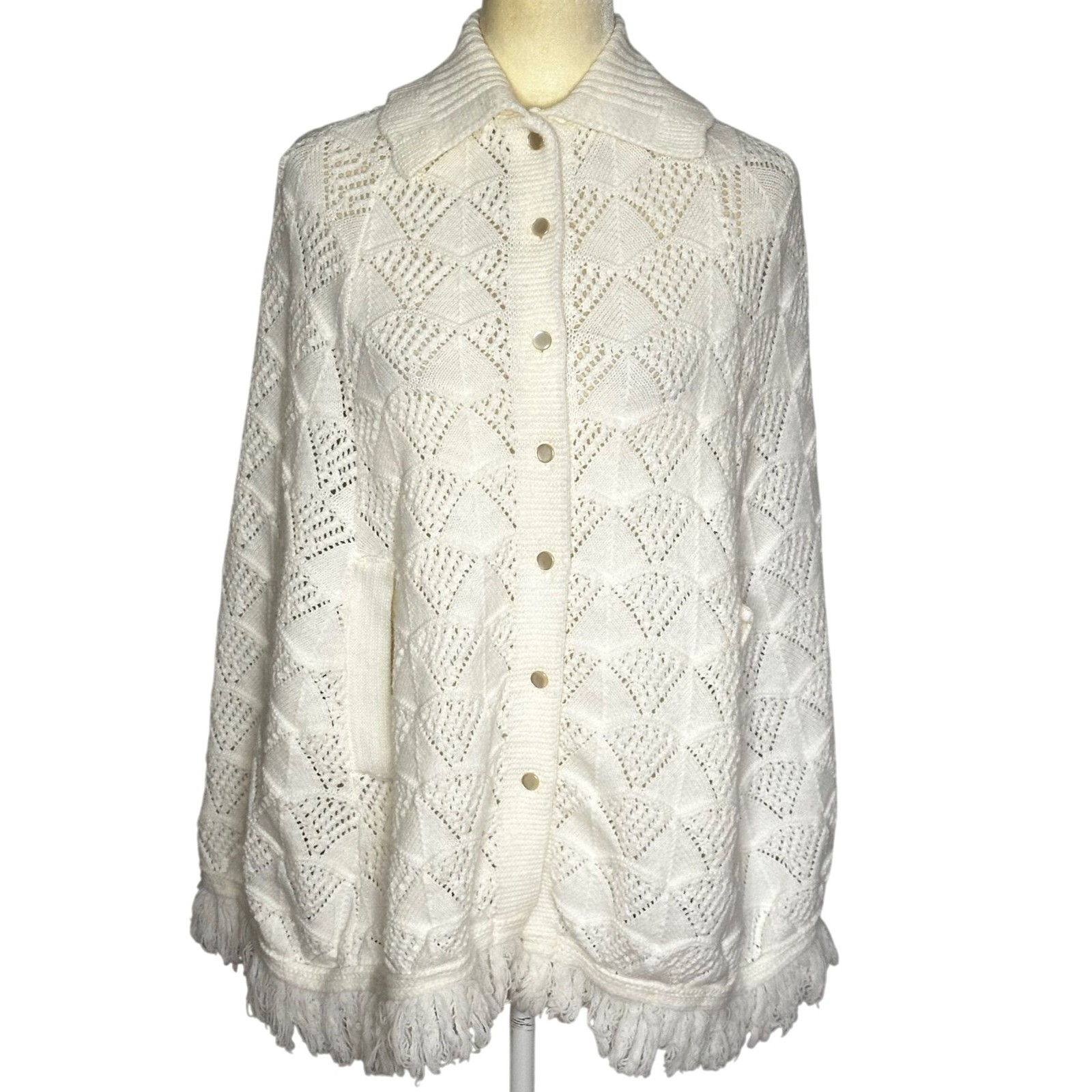 Vintage Wintuck Crochet Cape White Fringe ILGWU Union Made 70s OSFM USA