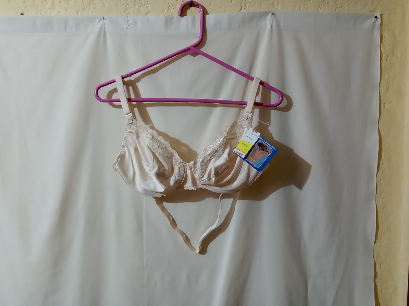 Vintage brand new bra 36C Ivory lace Carnival Backless 3-way Halter