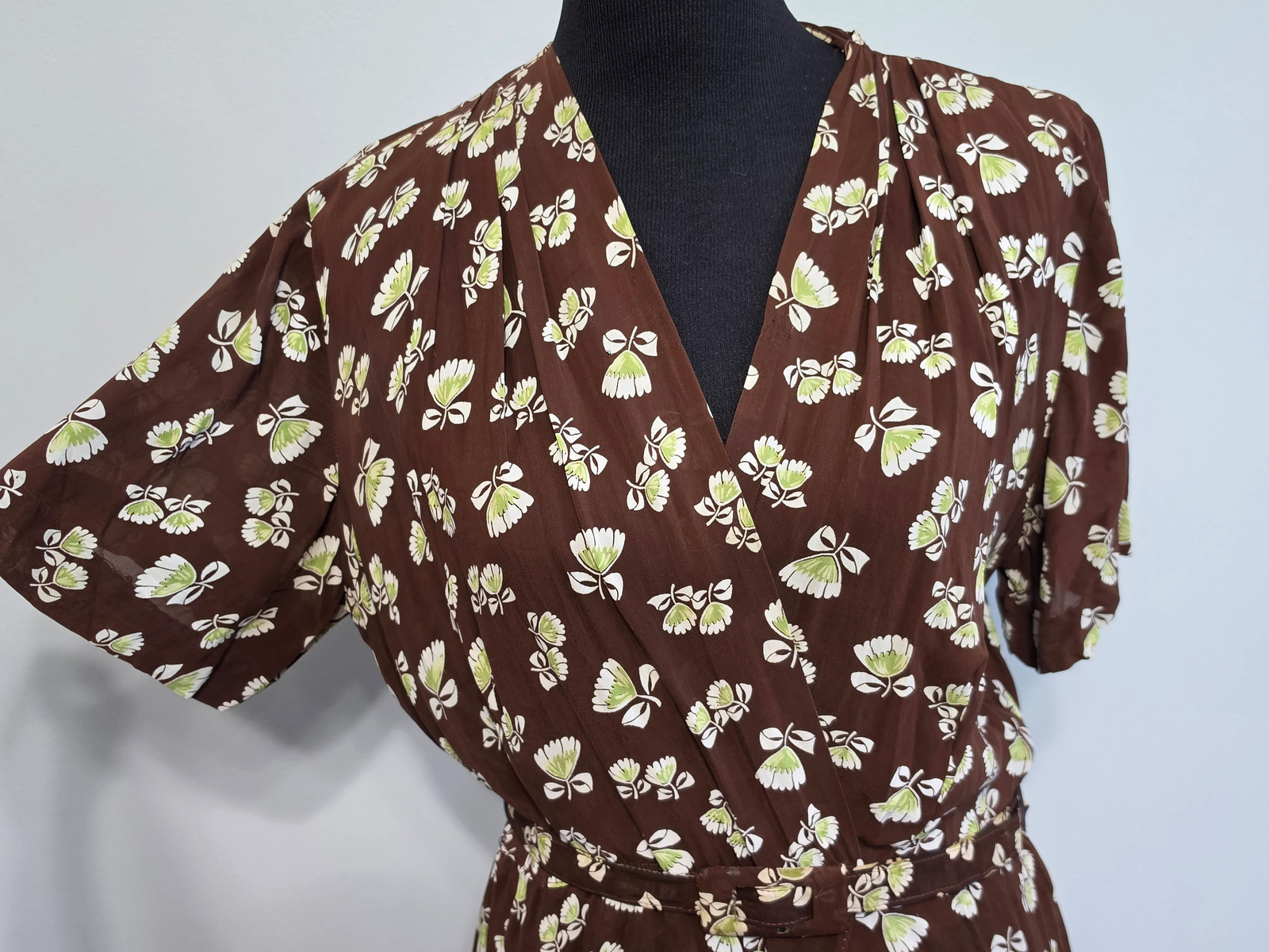 Vintage 1930s 1940s Brown Peplum Dress Flower Print Tulip Novelty (34″ waist)