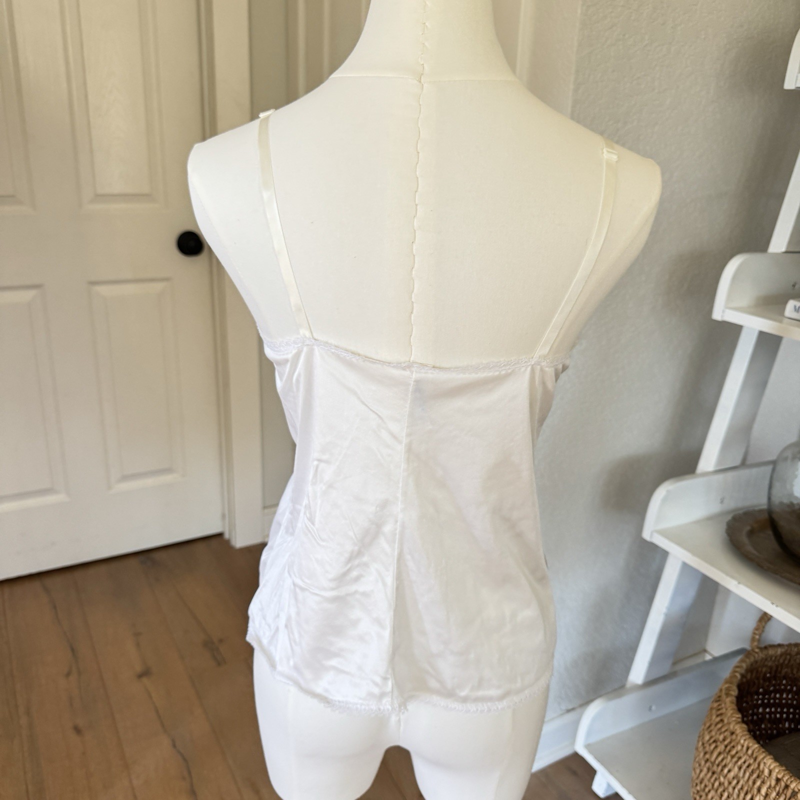 Vtg Body Lites White Nylon Lace Camisole Sexy Romantic Half Slip 34 M USA