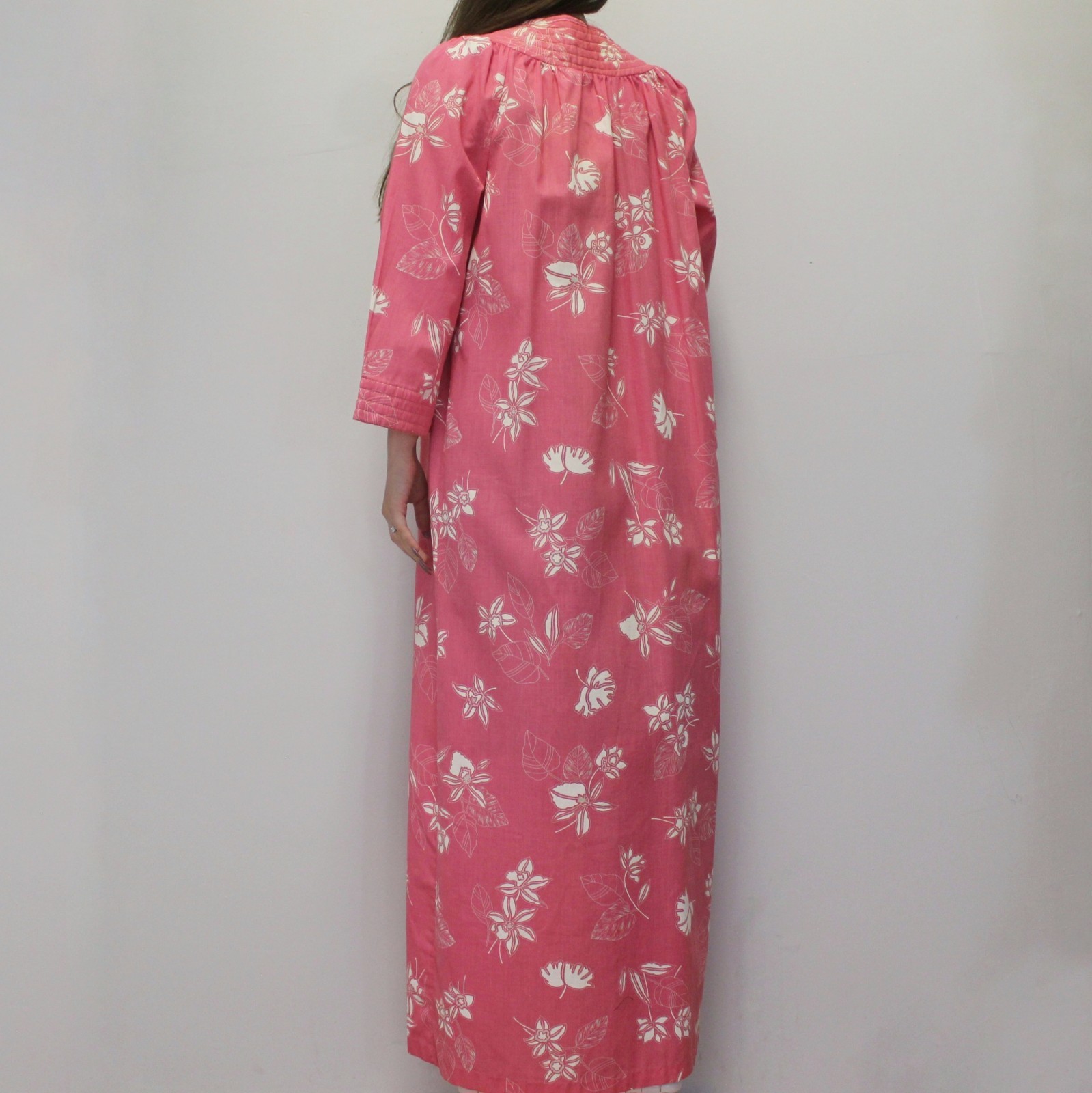 Vintage 70s Robe Pink Tropical Long House Coat by Dan Ellen