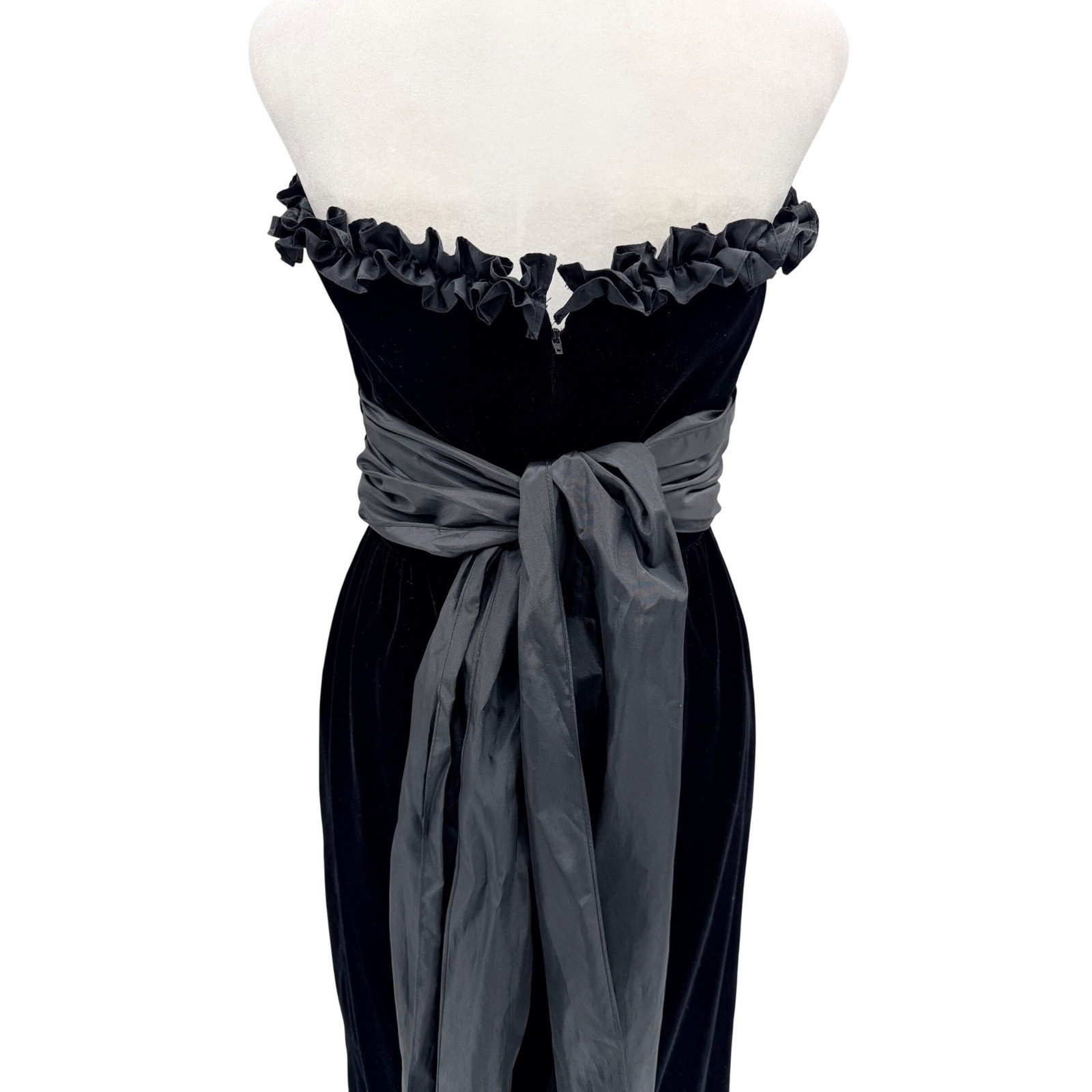 Vintage Y2K Kathryn Conover New York Formal Pencil Dress 8 Black Velvet Glam