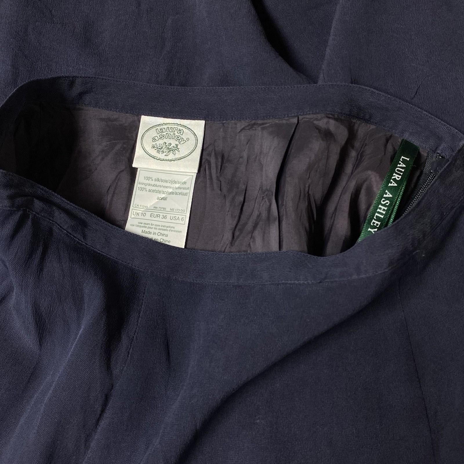 VTG Women’s Long Skirt 100% Silk 6 Navy Blue Refined Minimalist Quiet Luxury