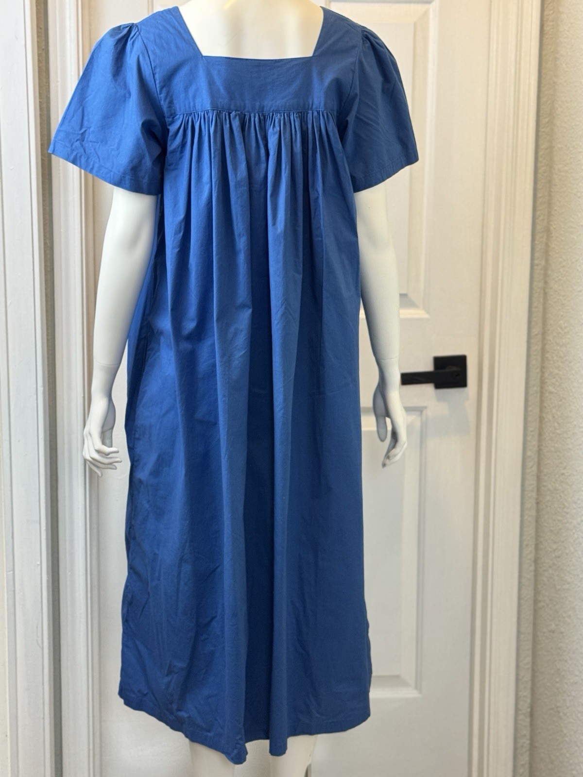 Whispers Vintage 100% Cotton With Side Pockets Blue Embroidery Dress Medium