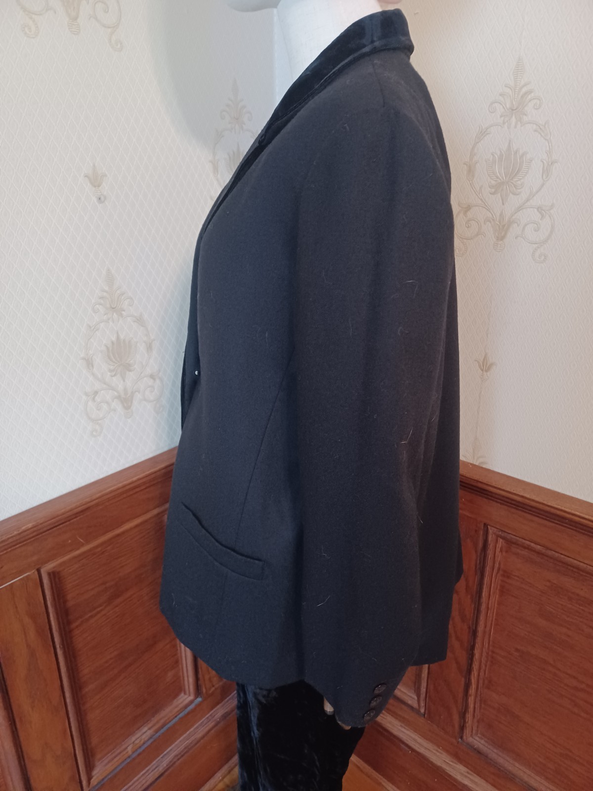 Vintage 1960s/70s Wilroy Traveller Velvet Trim Women’s Union-Made Tuxedo Coat