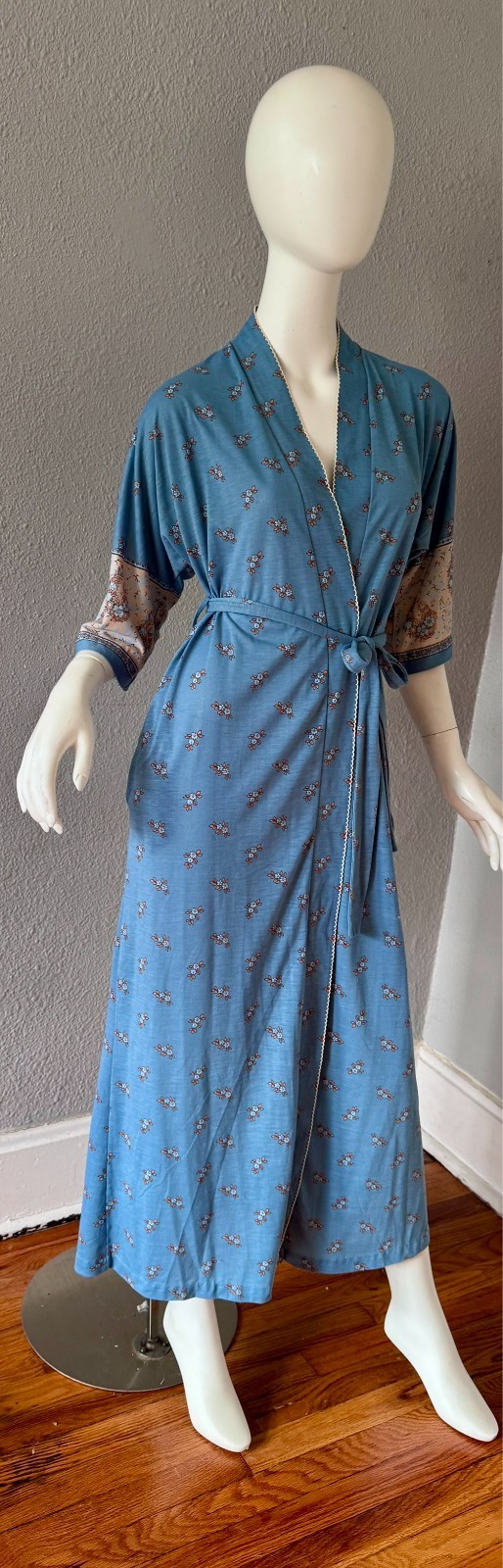 Vintage 70s Paisley TRES BELLE Dolman Sleeve Kimono Robe S
