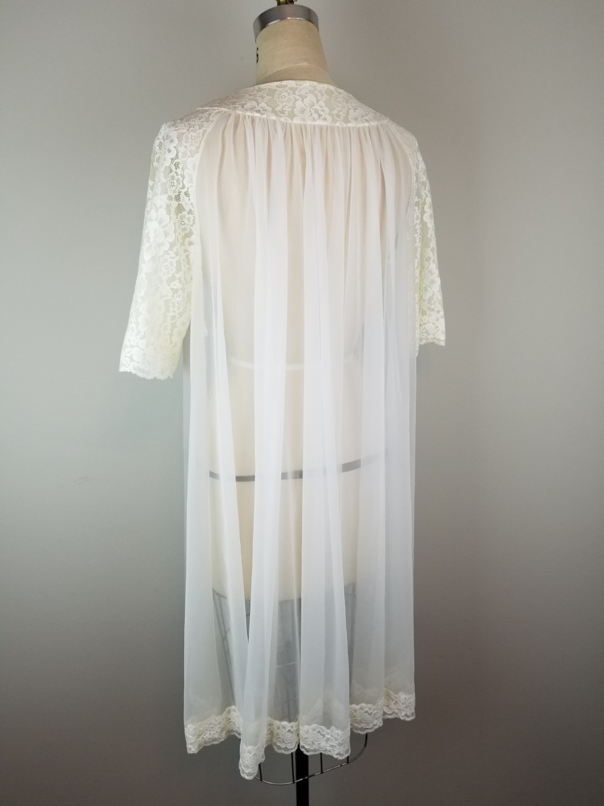 Vintage 1950’s Pale Cream Lace Trimmed Sheer Peignoir by Shadowline ~ Ladies Sm