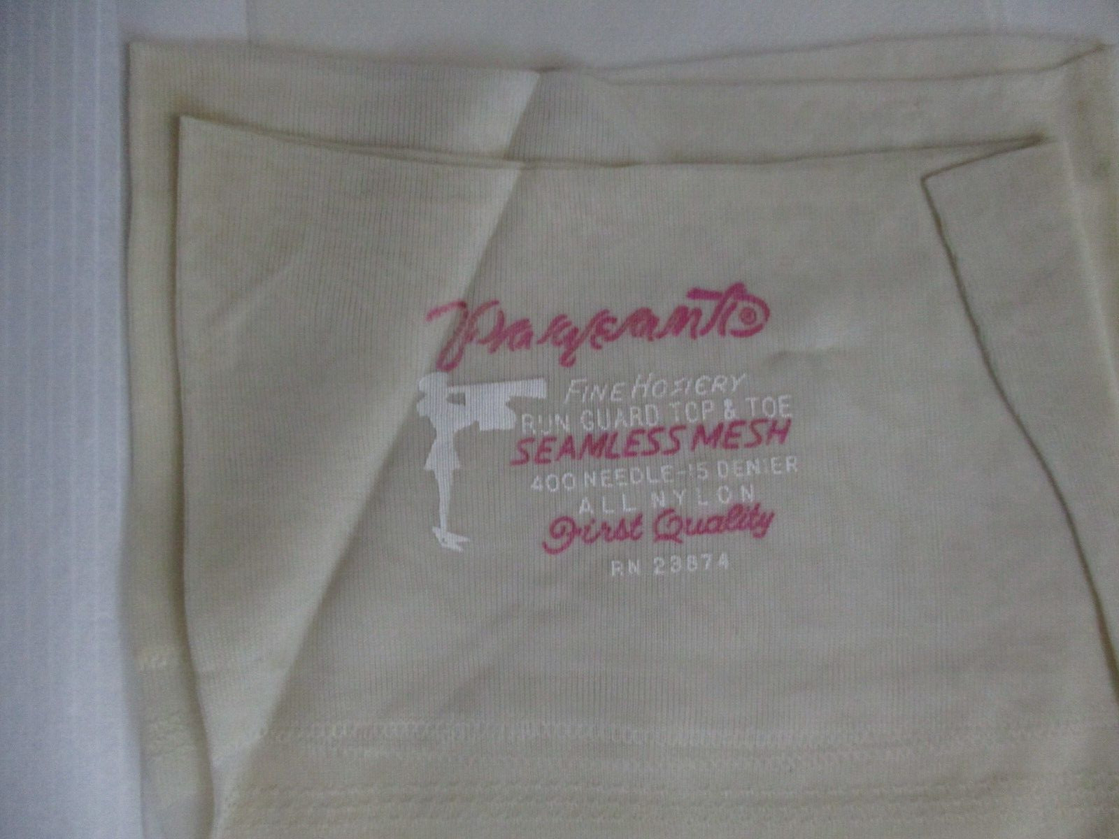 1 PR VINTAGE PAGEANT RHT MICRO MESH SHEER SHINY NYLON STOCKINGS 9 1/2 LONG WHITE