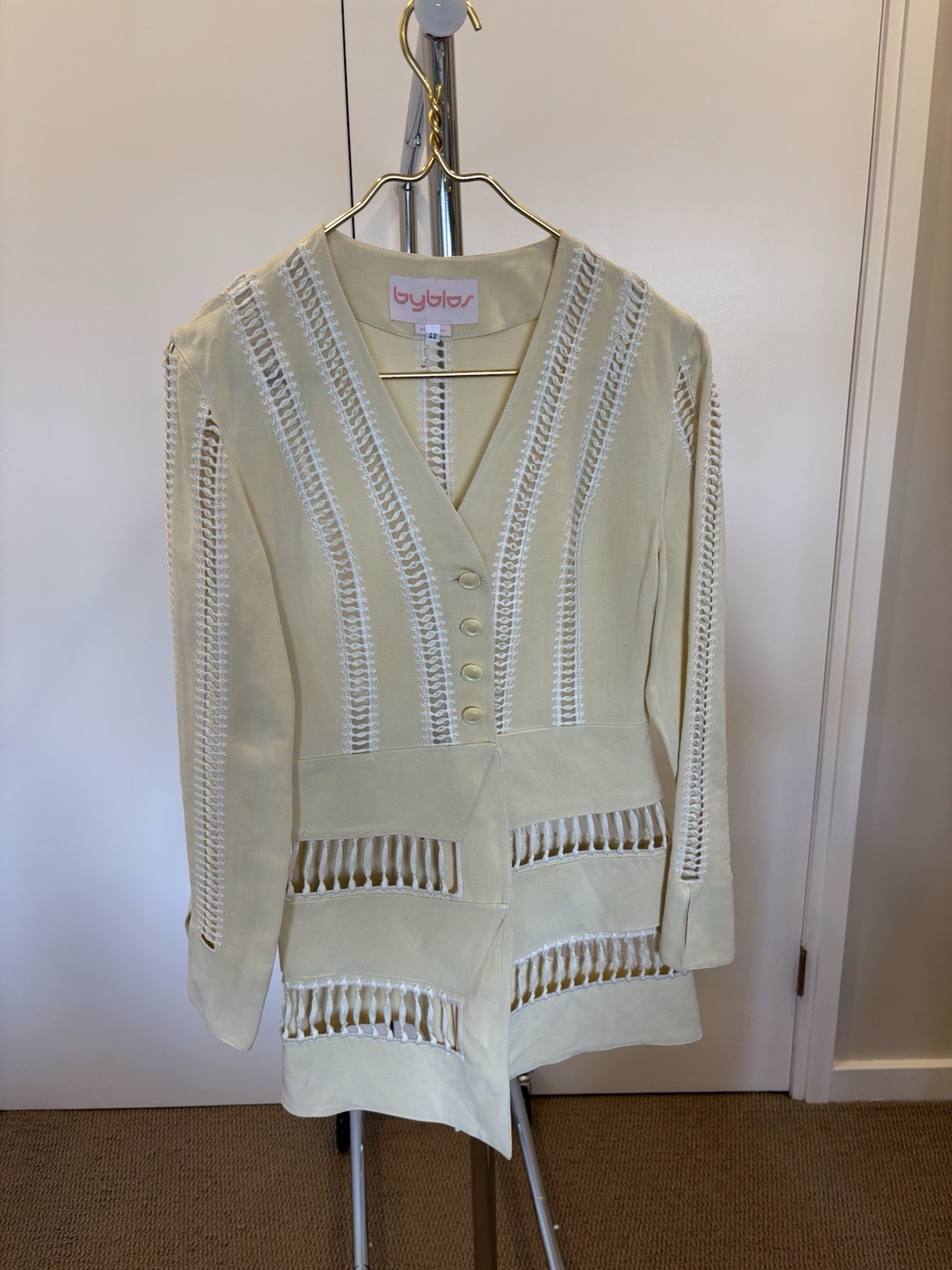 Vintage Byblos Cream Cutwork Fringe Jacket Made in Italy Size IT42 / US 8