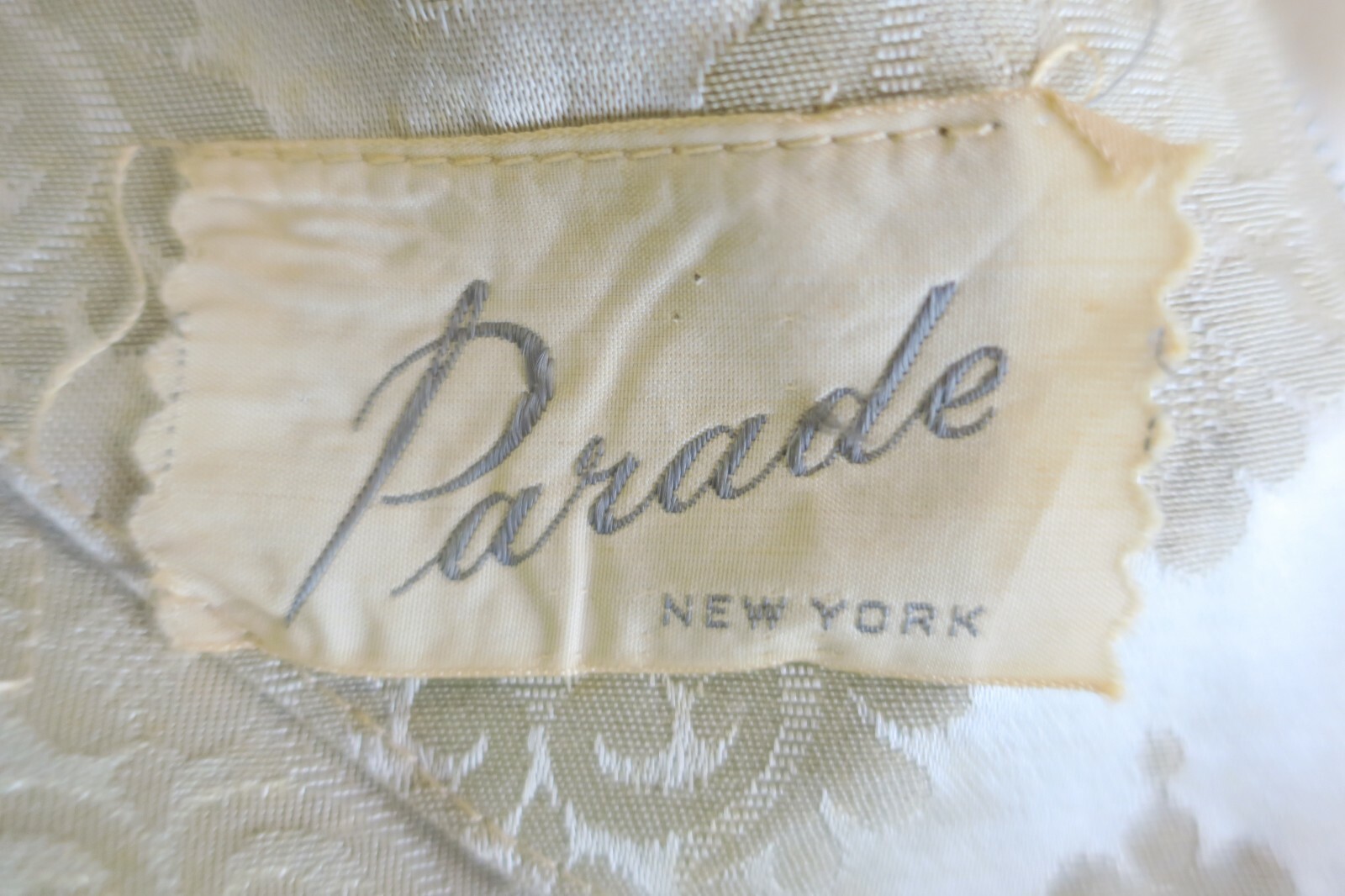 True VTG 50s Hostess Pleated Full Skirt Dress Parade NY Gold Metallic Paisley M