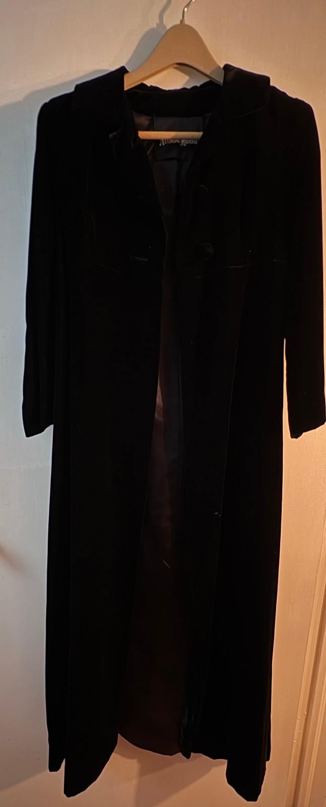 Vintage Neiman Marcus Black Velvet Opera Coat lined women’s small union made