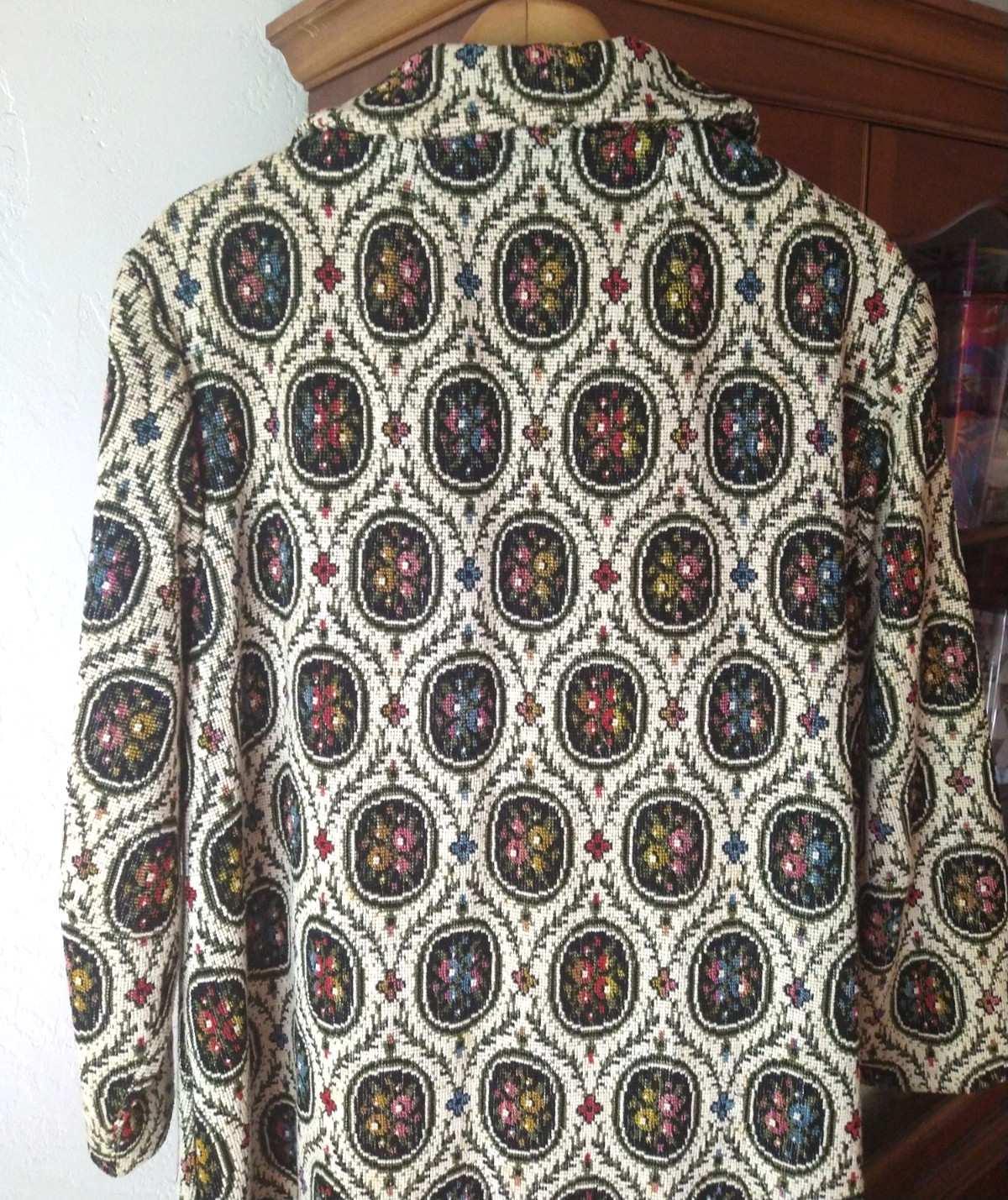 Beauty Custom Vintage 1960s L Medallion Floral Tapestry Lamb Contrast Maxi Coat