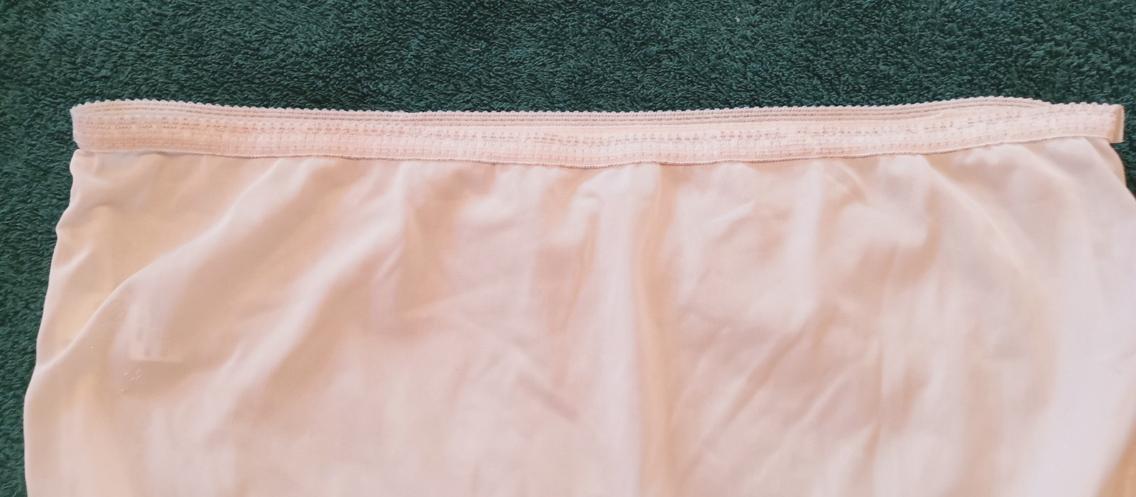 CAROLE VINTAGE PANTIES sz 5 WHITE NYLON PLAIN DESIGN LEG TRIM- WEAK WAIST #A1-17