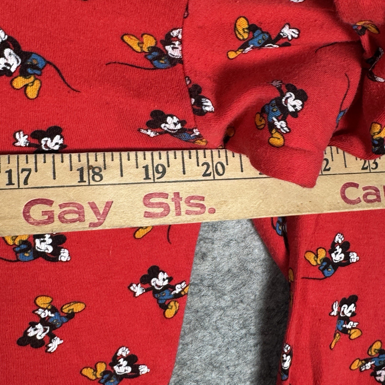 Vintage Womens 90s Mickey & Co Red AOP Mickey Mouse Turtleneck Shirt Sz M 20×24