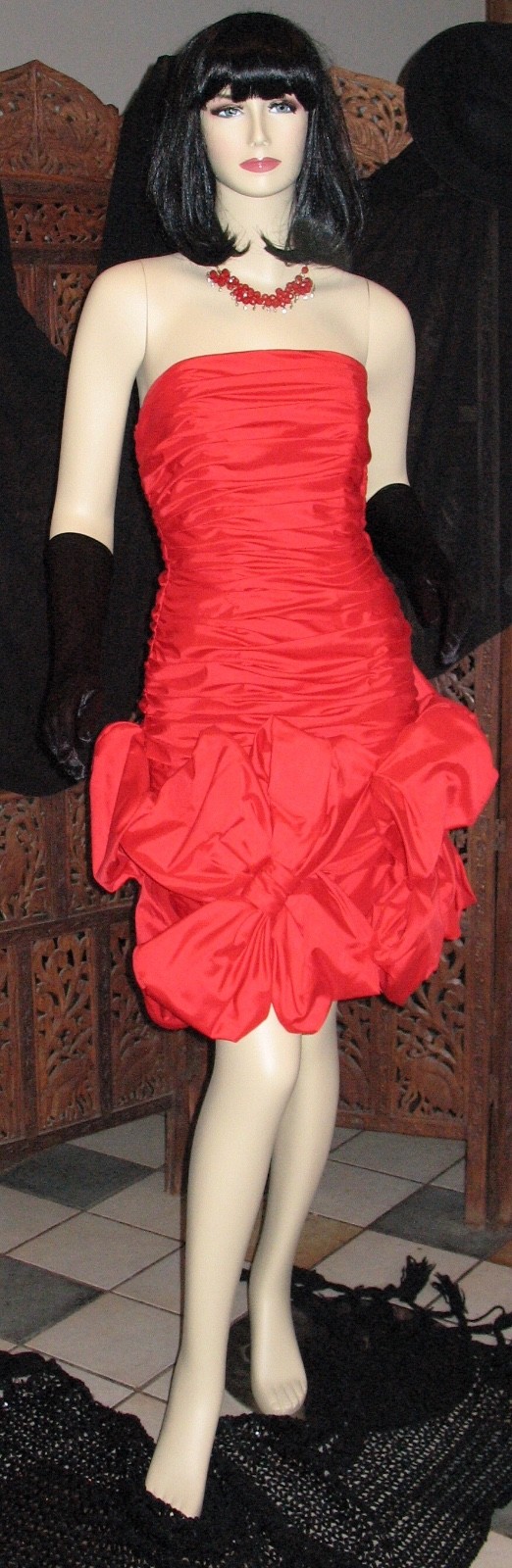 1980’s Vintage Couture Eugene Alexander Red Bow Valentine’s Day Party Dress 