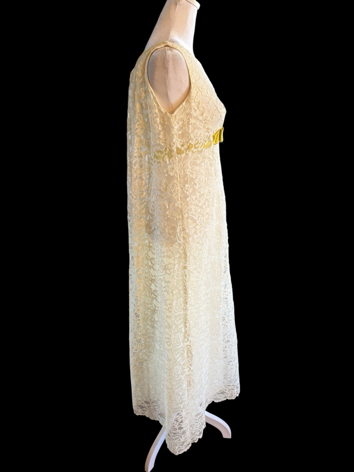 Victorian Ivory Lace Slip Dress 1960s Floral Long 53” SZ 9 Chartreuse Ribbon