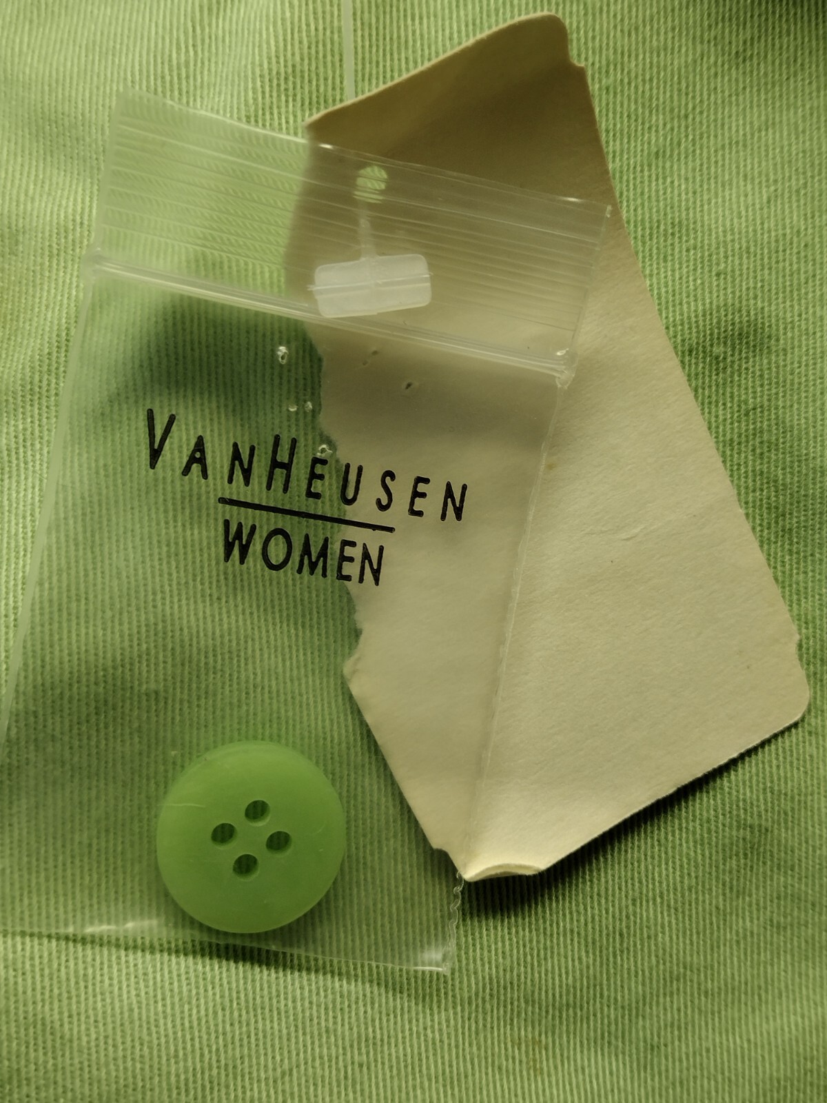 VINTAGE VAN HEUSEN SHORT PANTS SIZE 10 GREEN ZIP & BUTTON CLOSURE NWT 100%…