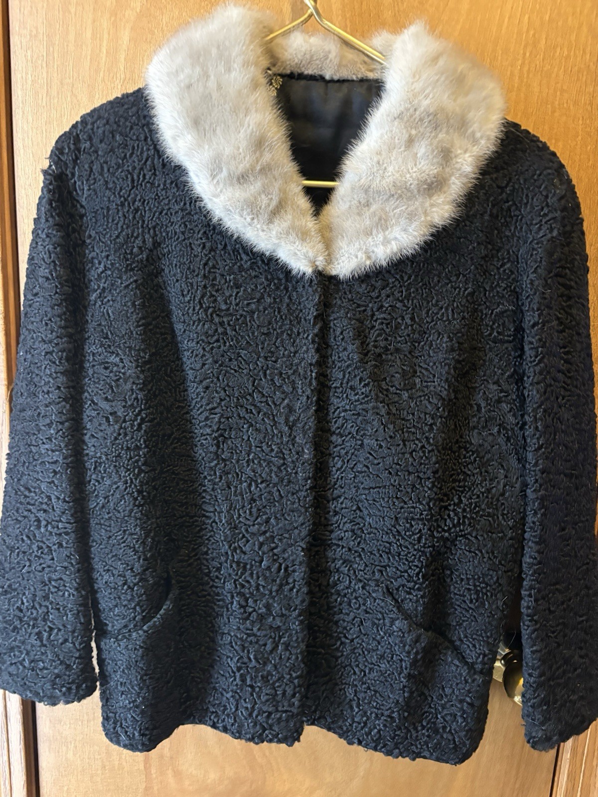 Black Curly Lamb Wool Short Fur Coat With silver Mink Collar