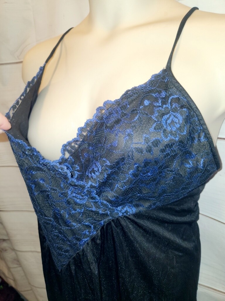 VTG Le Voy’s L Nylon Long Gown Blue Lace Nylon Negligee Black 40″B ~Fit like 1x