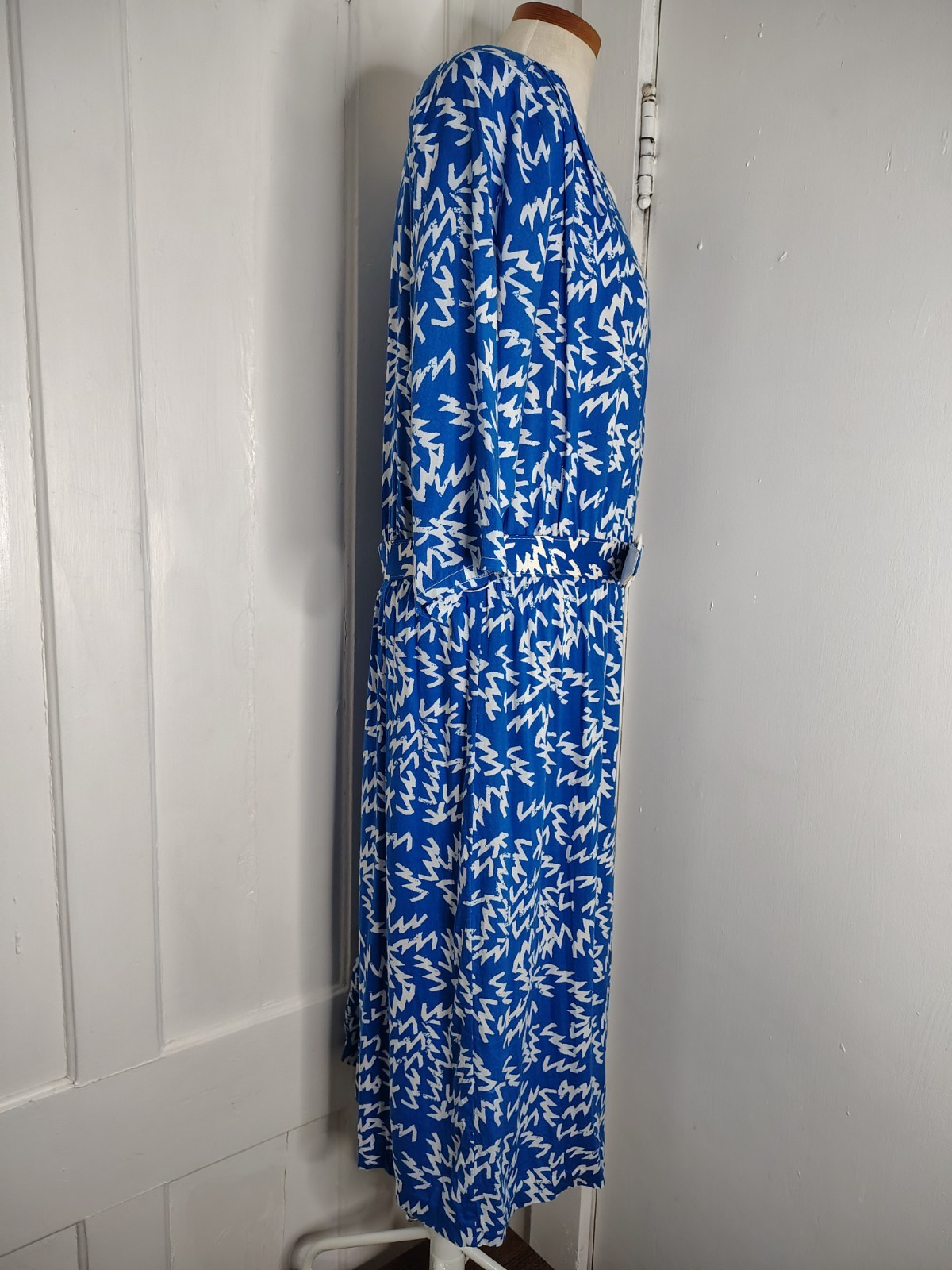 Vintage 1980s Zalerno Belted Blue White Zig Zag 3Q Sleeve T-Shirt Dress Womens L
