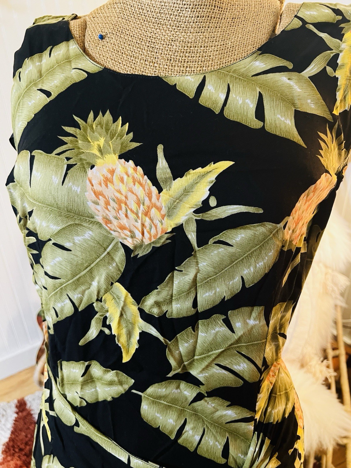 VTG Pineapple Moon Hawaiian Floral Maxi Dress Size Medium