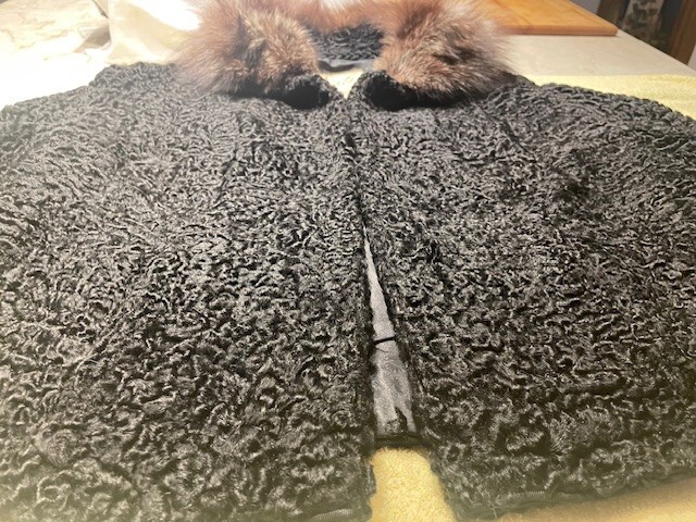 Vintage black Pershing jacket with raccoon fur collar, size medium, fully lined,