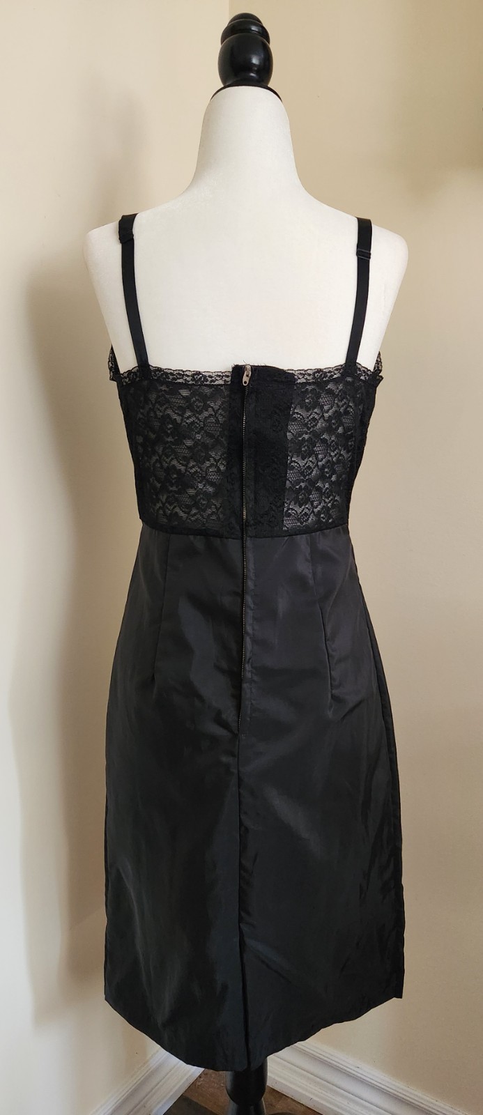 True vintage 1950s ST.MICHAEL black lace & nylon slip 38 B/28 W great condition
