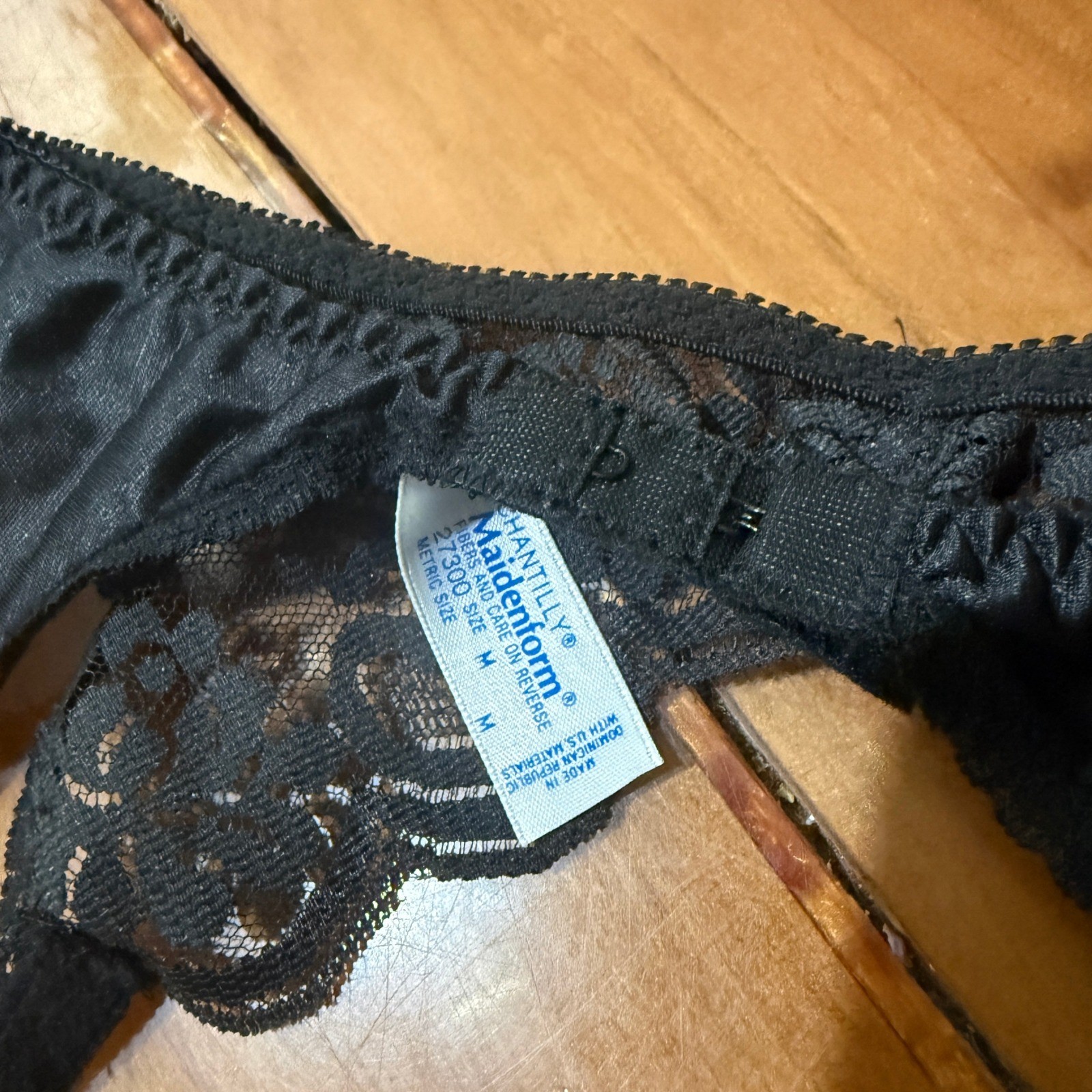 Vintage Chantilly Maidenform Garter Belt Lingerie M Sheer Floral Lace E4-23