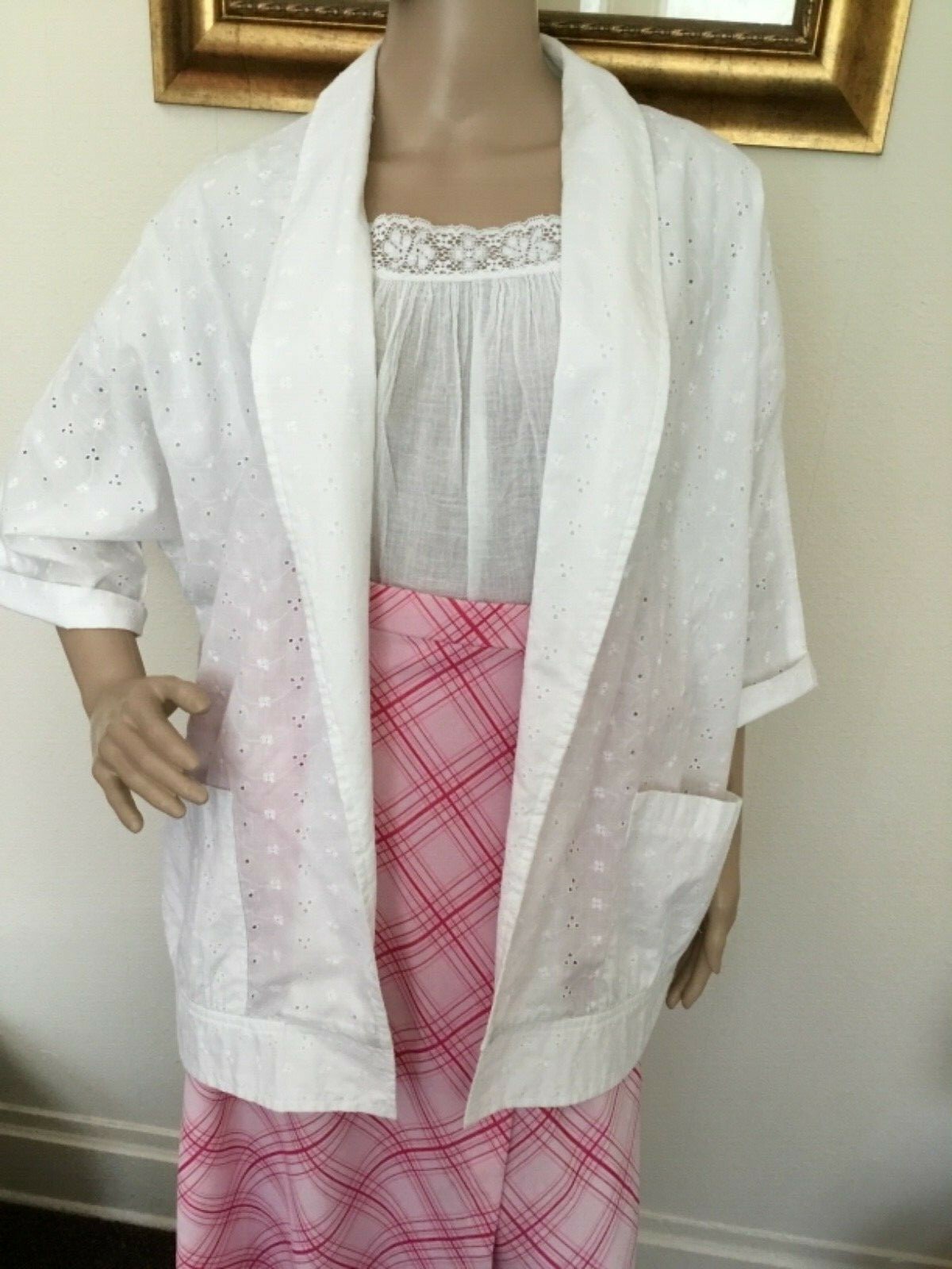 80’s Vintage White Floral Eyelet Open Front Blazer