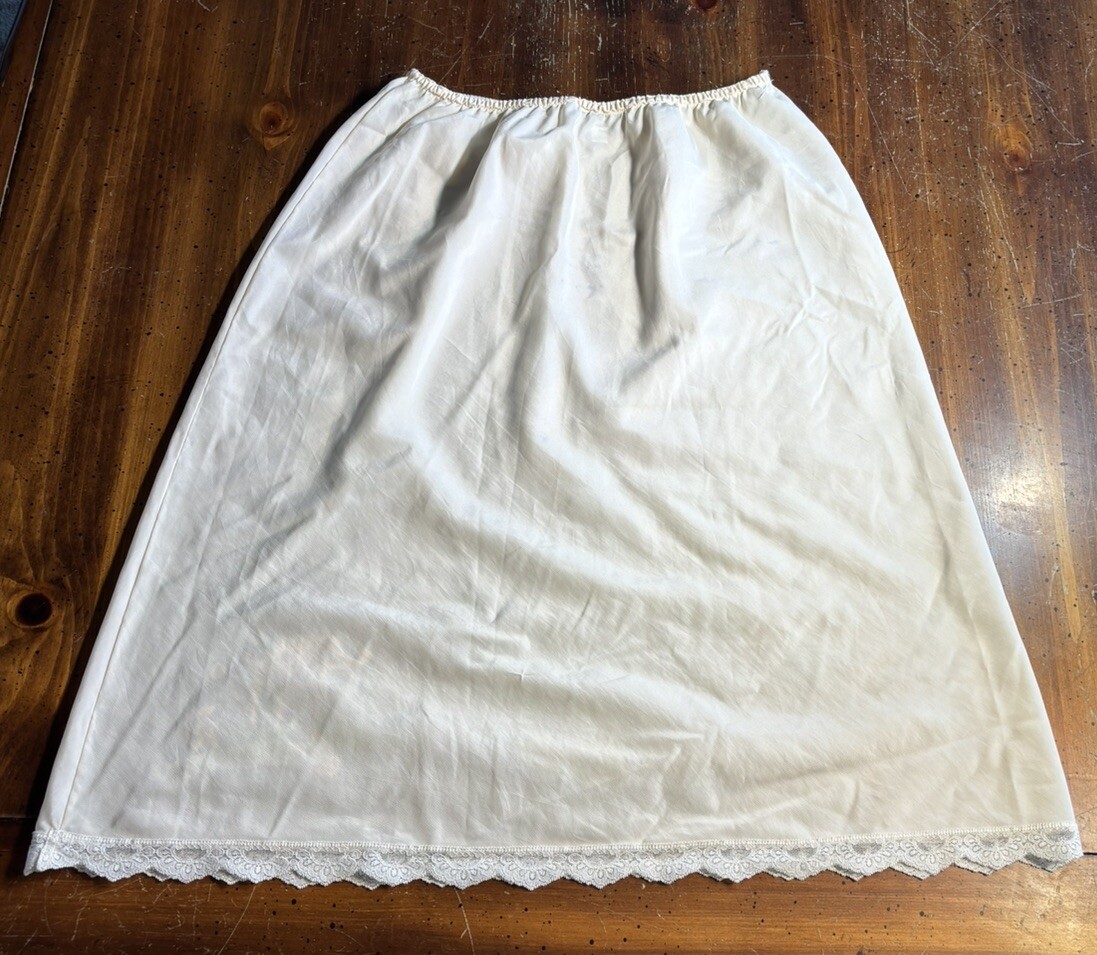 Corhan Noumair Half Slip Womens M Cream Hand Applique Girl Pagoda Vintage 60s