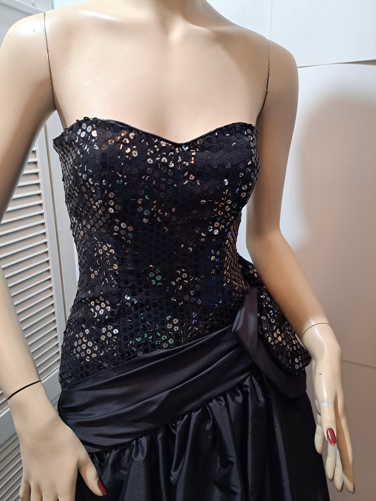 VTG 1980s Black SEQUINED BIG BOW Asymmetrical Hem Strapless PROM PARTY DRESS 5/6