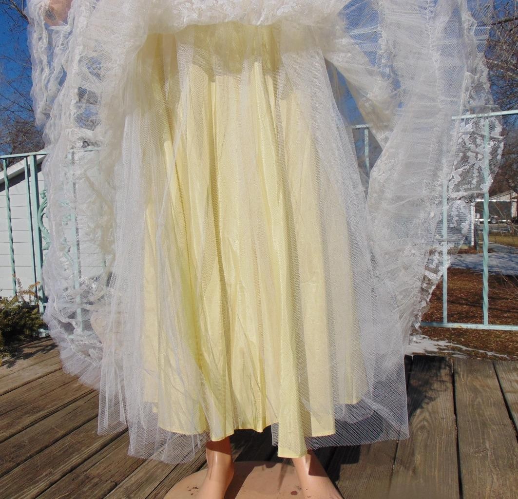 VTG 50s White & Yellow Tulle Chantilly Lace Strapless Prom Dress 24W