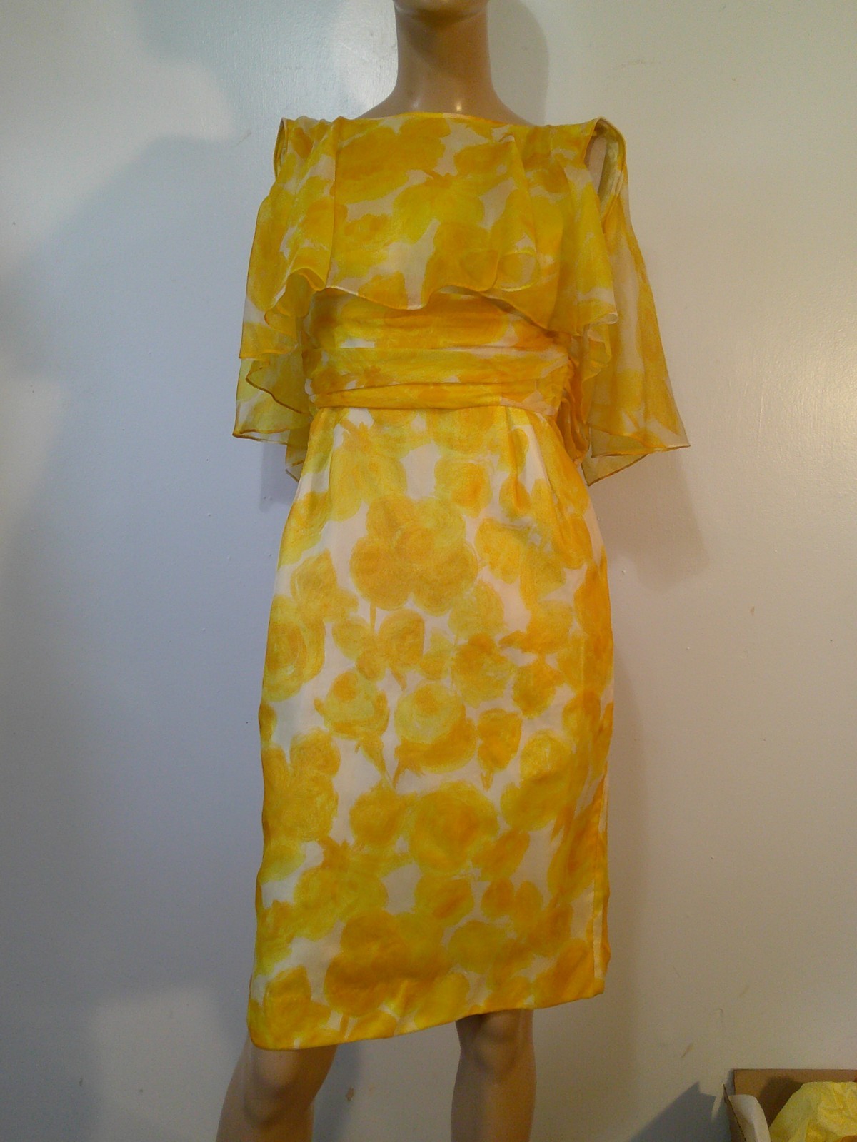 Vtg 60’s Yellow Rose Print Chiffon Wiggle Hourglass Bombshell Cocktail Dress XXS