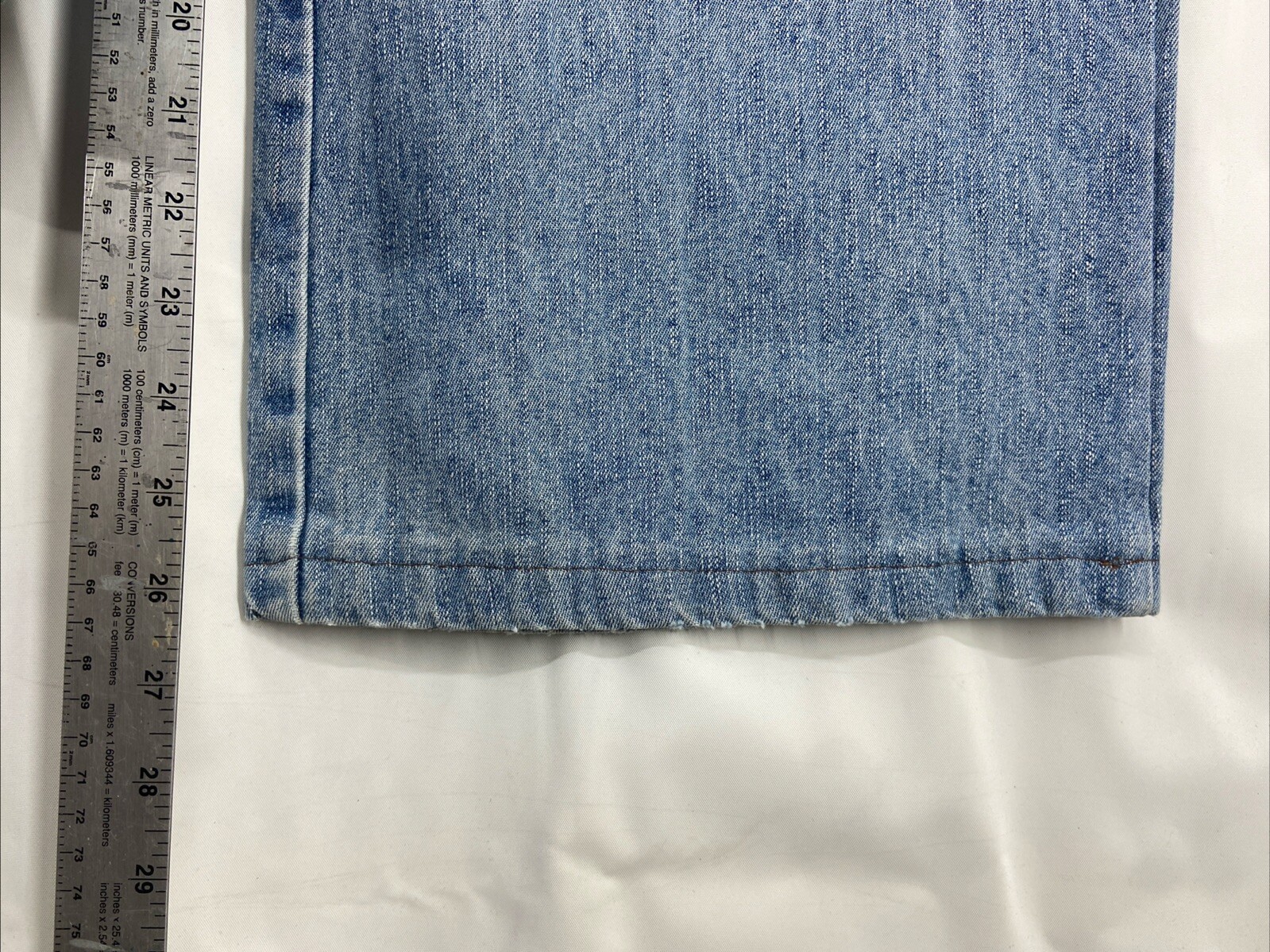 Vintage Outlaw Blue Denim Women’s Size 26″x26″ Jeans Wide Leg Baggy Streetwear