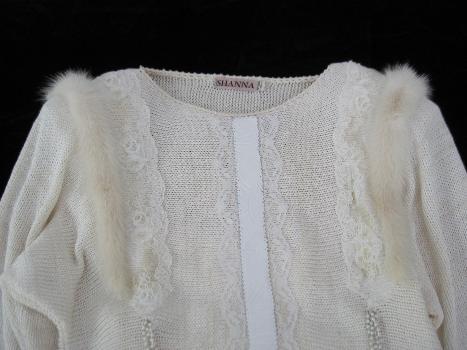 SHANNA SWEATER and Skirt set 1980/90 VINTAGE COLLECTOR OR NOW BEAUTIFUL!