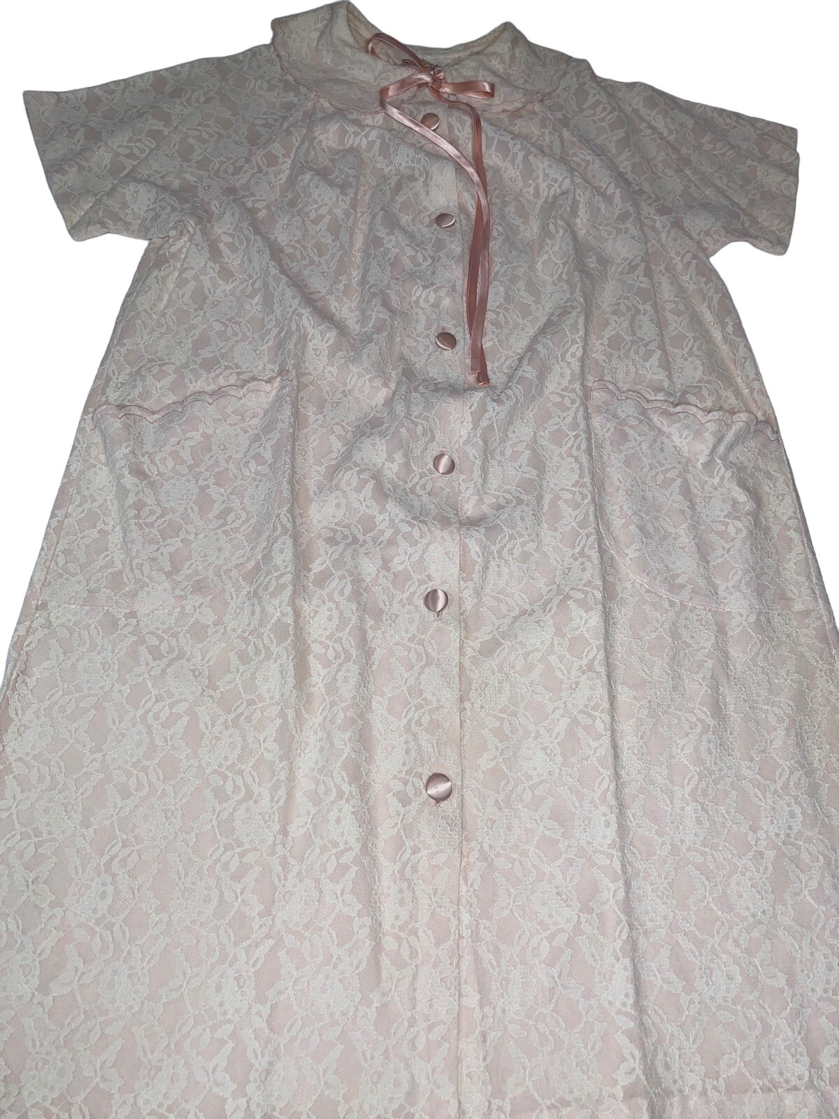 Vintage Seamprufe Housecoat M Robe Pink Lace satin Ribbon Button Front Pockets