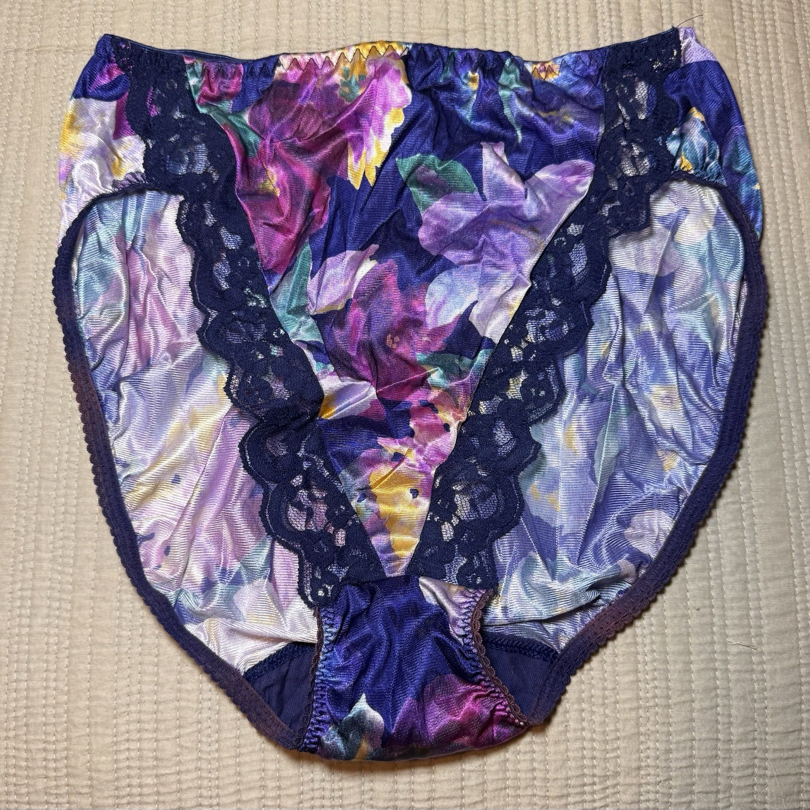 NWOT Vintage ILGWU Floral Satin Lace Polyester Bikini Panties Panty L/7 USA MADE