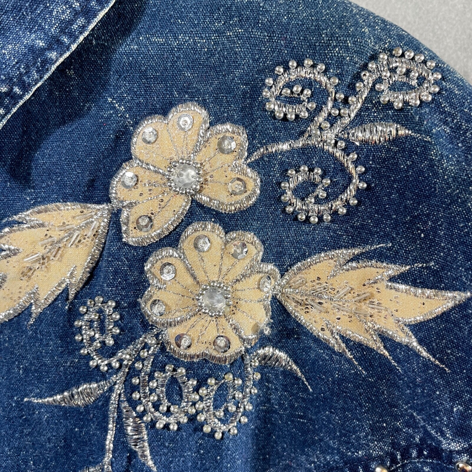 VTG LICENSE Womens M Embellished Blue Denim Jacket Shirt Embroidery Bling Beads