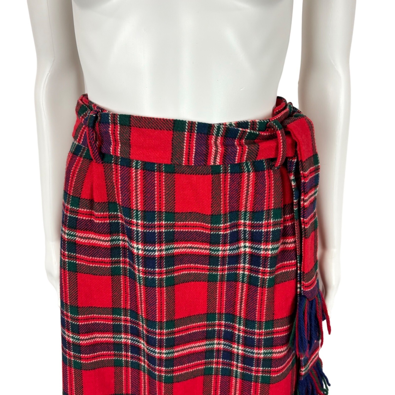 Vintage 70s Tartan Skirt Women’s XS Red Wool Plaid Fringe Belt Knee Length